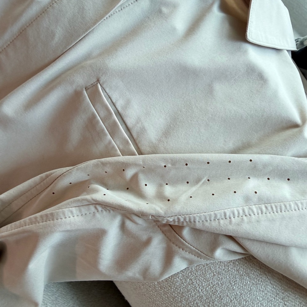 ATHLETA Urbanite Top button-down beige UPF sz M - Picture 6 of 6